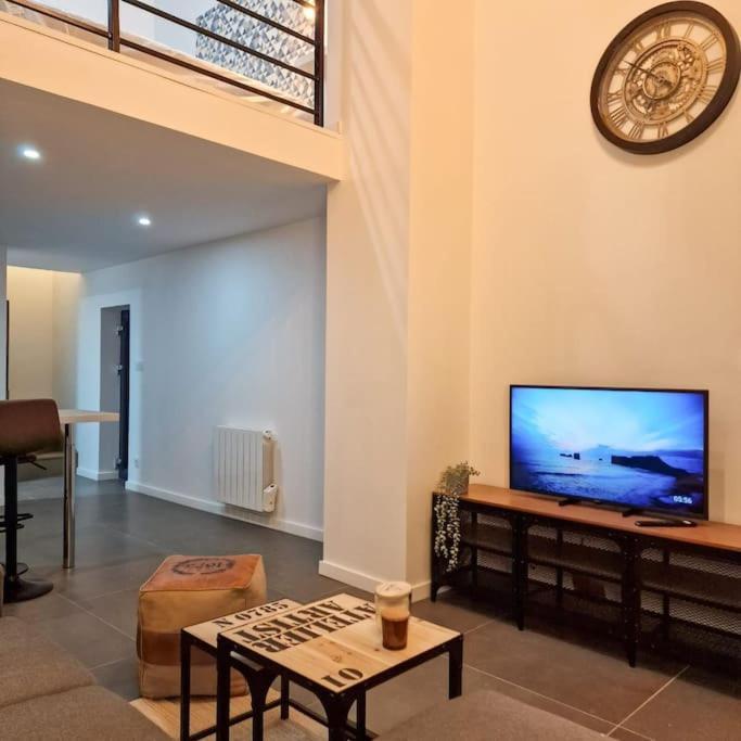 Grand Loft Avec Terrasse Privee Apartamento Saint-Etienne  Exterior foto